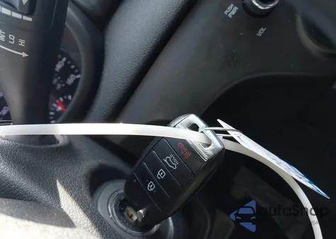 2018 Kia Sportage Lx z USA, uszkodzony, nr VIN KNDPM3AC3J7302226